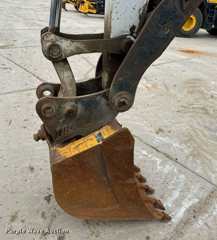 image for item LG9006 2011 Takeuchi TB180 FR mini excavator