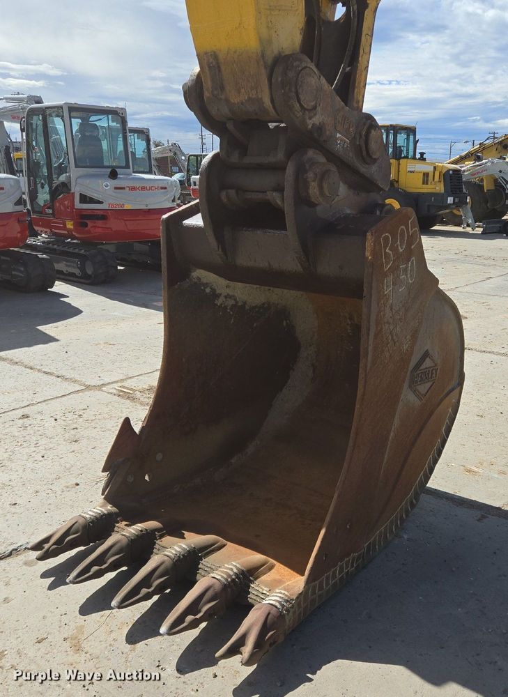 image for item LG9007 2011 Komatsu PC450LC-8 excavator
