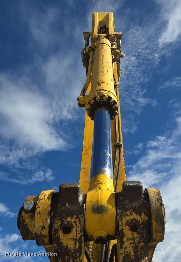 image for item LG9007 2011 Komatsu PC450LC-8 excavator