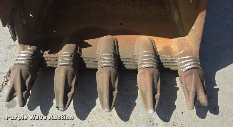 image for item LG9007 2011 Komatsu PC450LC-8 excavator