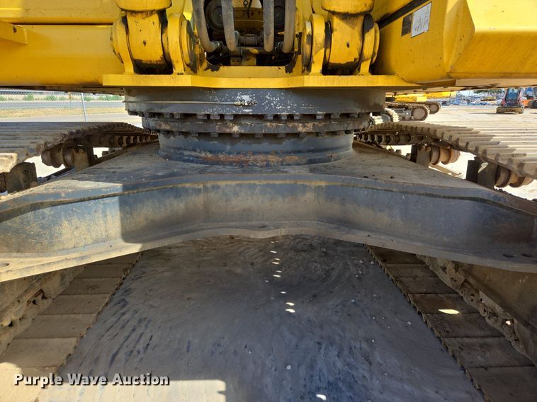 image for item LG9007 2011 Komatsu PC450LC-8 excavator