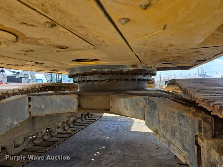 image for item LG9007 2011 Komatsu PC450LC-8 excavator