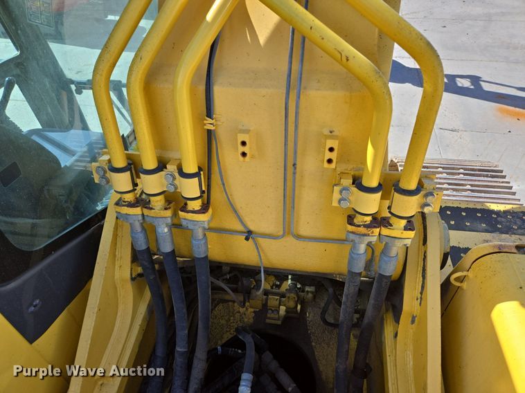 image for item LG9007 2011 Komatsu PC450LC-8 excavator