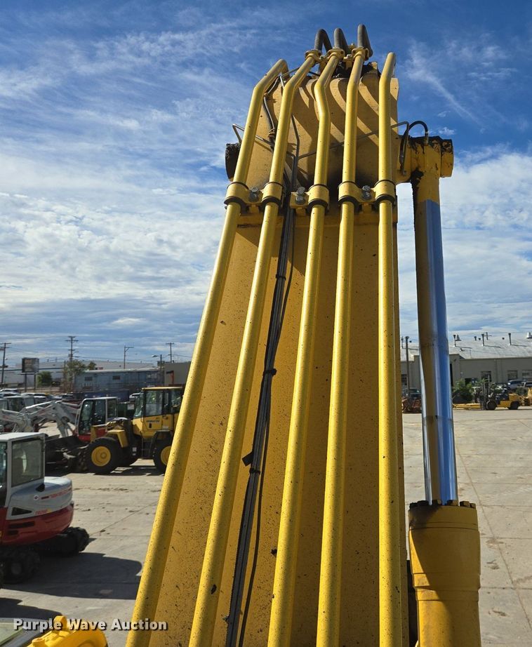 image for item LG9007 2011 Komatsu PC450LC-8 excavator