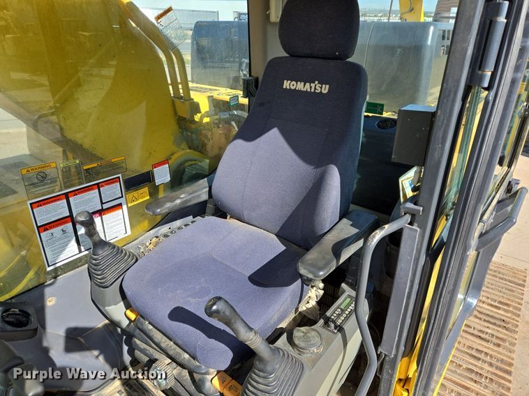 image for item LG9007 2011 Komatsu PC450LC-8 excavator