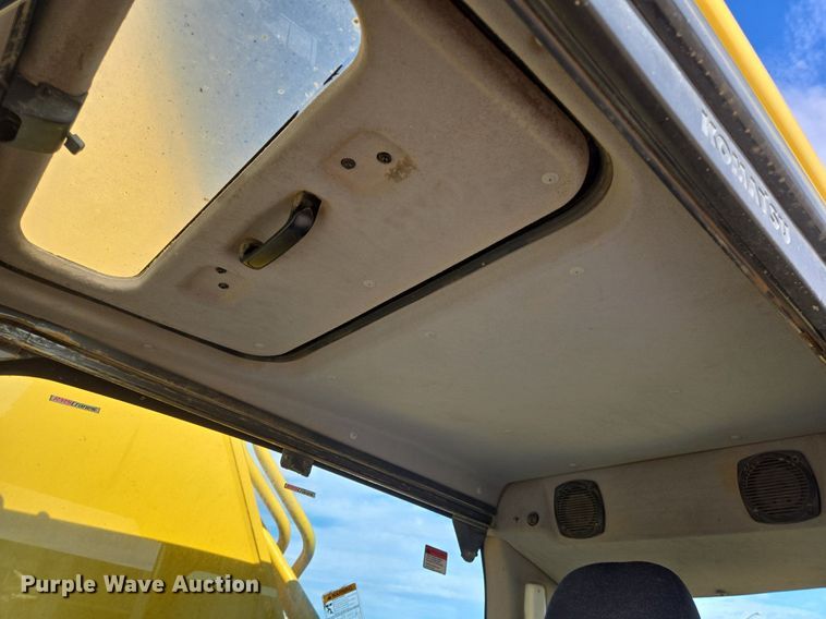 image for item LG9007 2011 Komatsu PC450LC-8 excavator