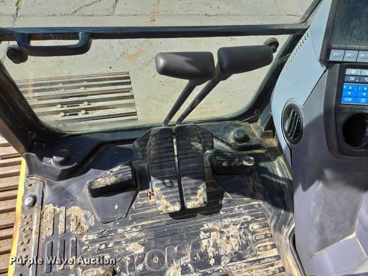 image for item LG9007 2011 Komatsu PC450LC-8 excavator