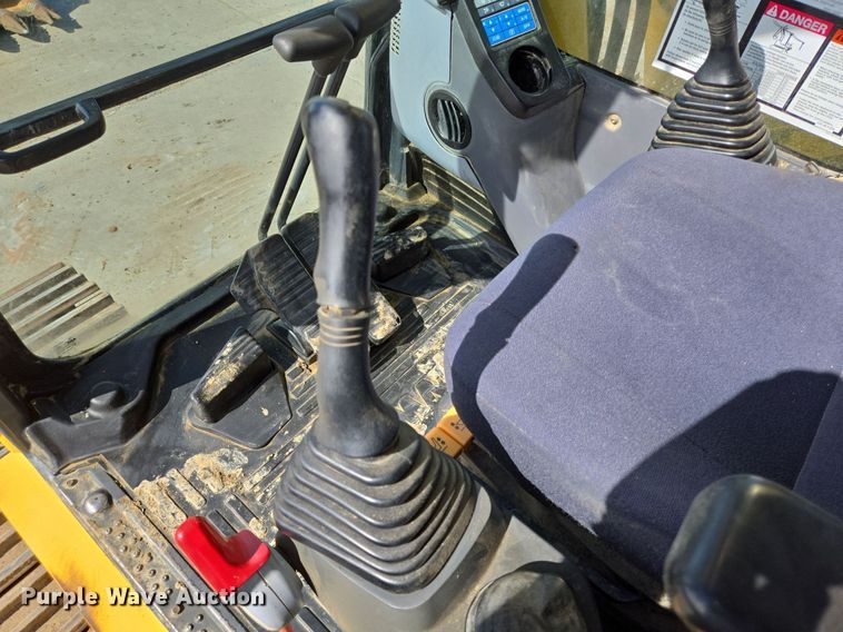 image for item LG9007 2011 Komatsu PC450LC-8 excavator