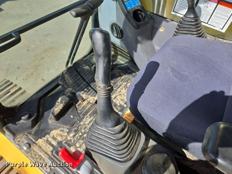 image for item LG9007 2011 Komatsu PC450LC-8 excavator