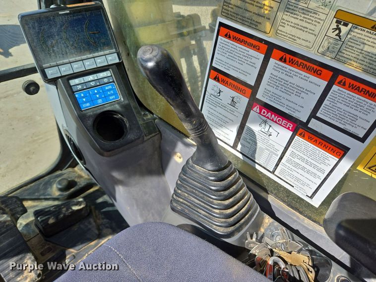 image for item LG9007 2011 Komatsu PC450LC-8 excavator