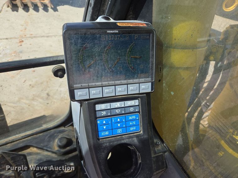 image for item LG9007 2011 Komatsu PC450LC-8 excavator