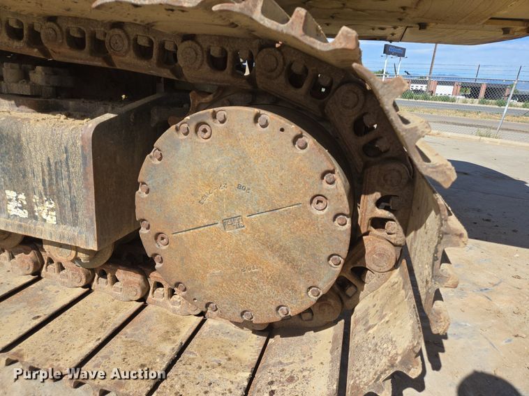 image for item LG9007 2011 Komatsu PC450LC-8 excavator