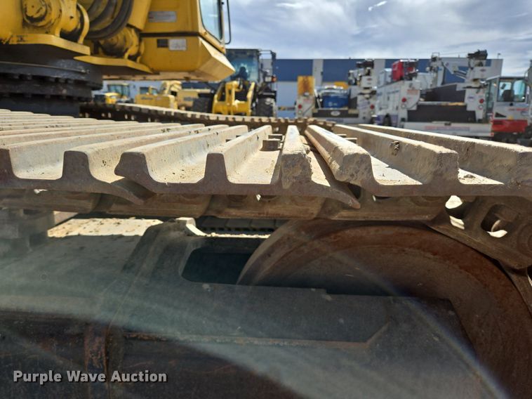 image for item LG9007 2011 Komatsu PC450LC-8 excavator