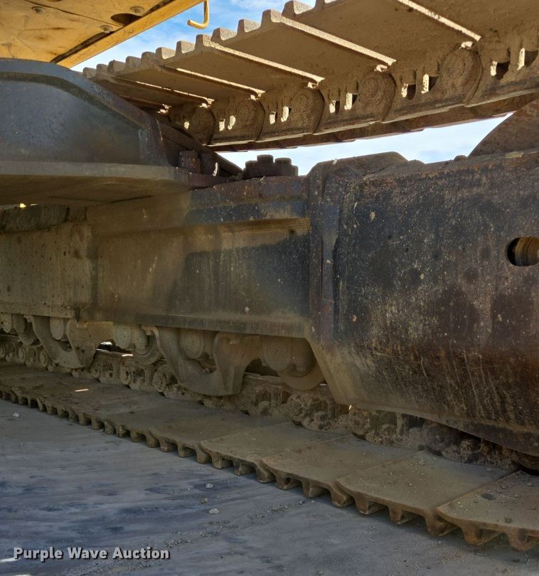 image for item LG9007 2011 Komatsu PC450LC-8 excavator