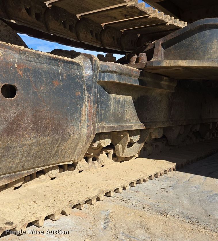 image for item LG9007 2011 Komatsu PC450LC-8 excavator