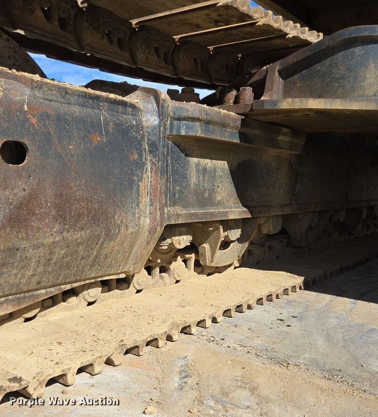 image for item LG9007 2011 Komatsu PC450LC-8 excavator