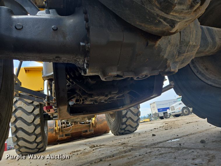 image for item LG9008 2012 Komatsu WA320-6 wheel loader