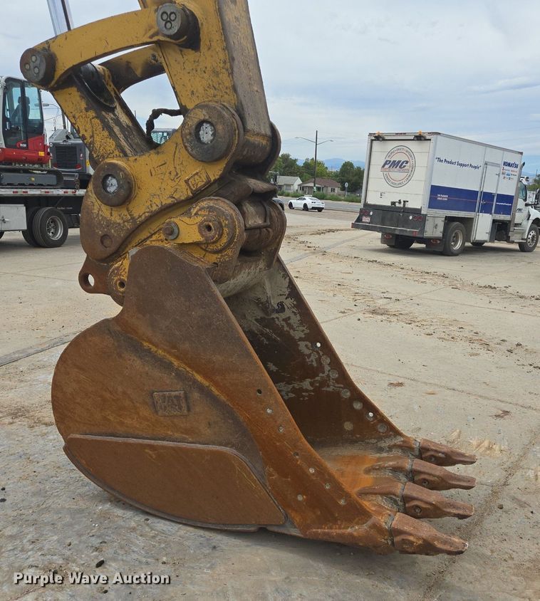image for item LG9011 2015 Caterpillar 349FL excavator
