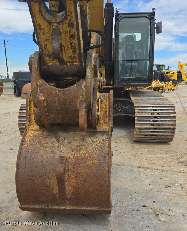 image for item LG9011 2015 Caterpillar 349FL excavator