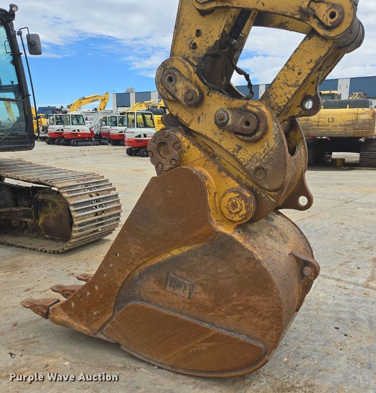 image for item LG9011 2015 Caterpillar 349FL excavator