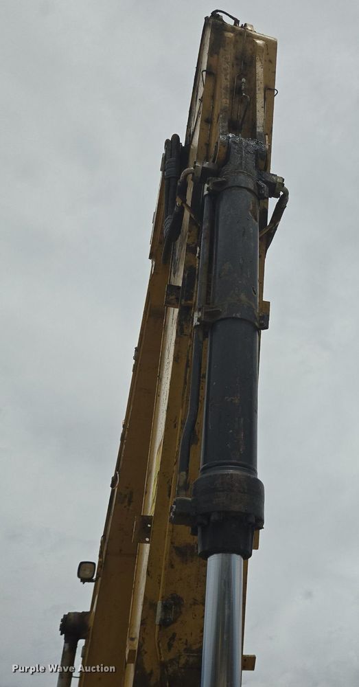 image for item LG9011 2015 Caterpillar 349FL excavator