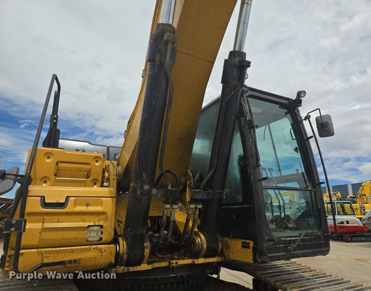 image for item LG9011 2015 Caterpillar 349FL excavator