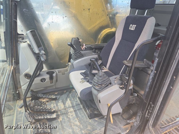 image for item LG9011 2015 Caterpillar 349FL excavator