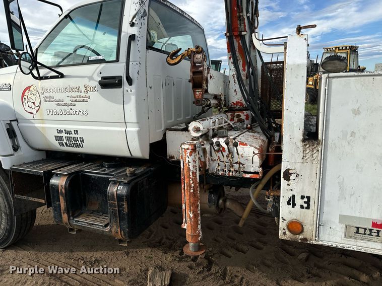 image for item LG9013 1991 GMC TopKick C6500 crane truck