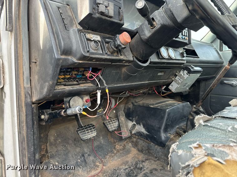 image for item LG9013 1991 GMC TopKick C6500 crane truck