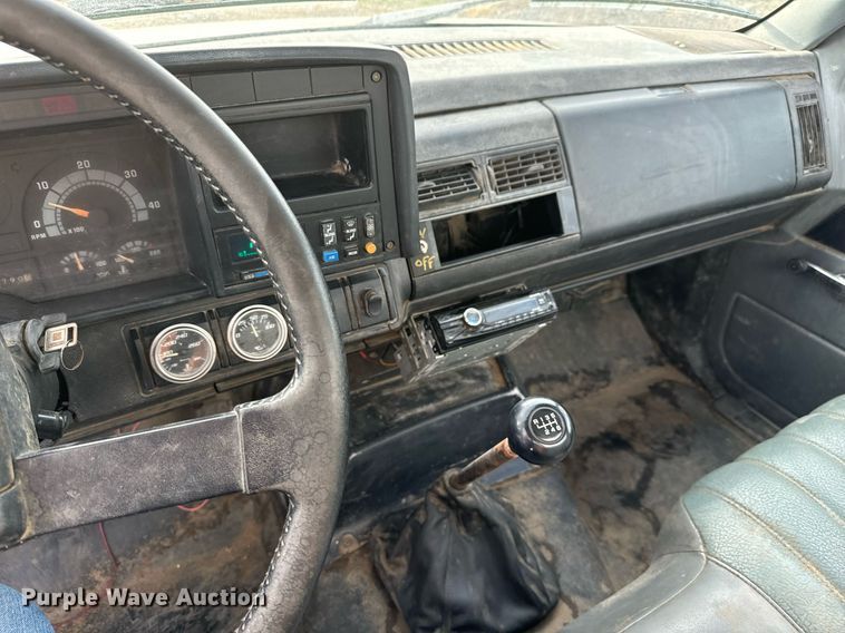 image for item LG9013 1991 GMC TopKick C6500 crane truck