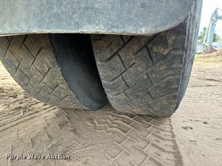 image for item LG9013 1991 GMC TopKick C6500 crane truck