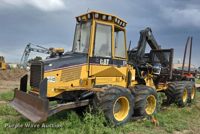 image for item LG9014 2001 Caterpillar 574 forwarder