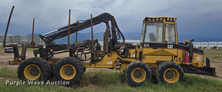 image for item LG9014 2001 Caterpillar 574 forwarder