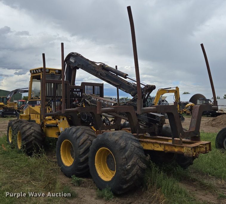image for item LG9014 2001 Caterpillar 574 forwarder