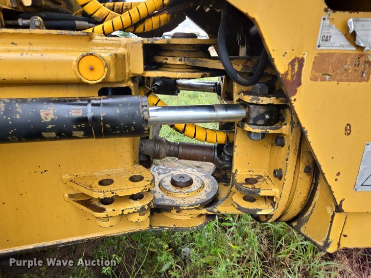 image for item LG9014 2001 Caterpillar 574 forwarder