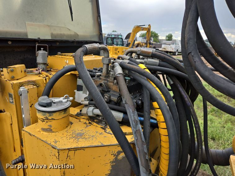 image for item LG9014 2001 Caterpillar 574 forwarder