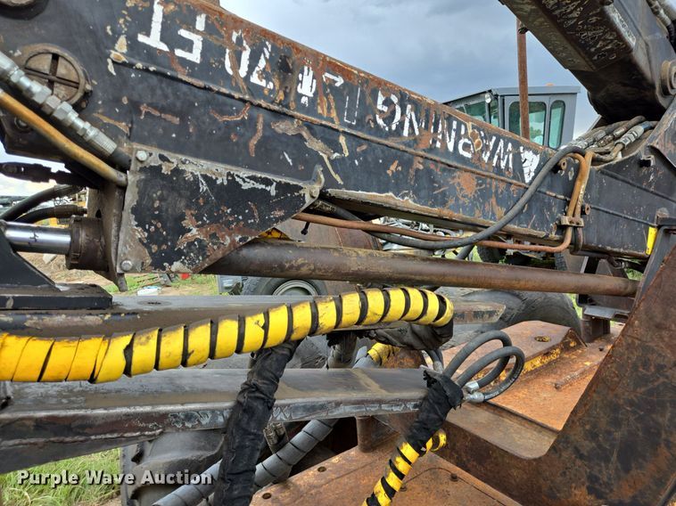 image for item LG9014 2001 Caterpillar 574 forwarder