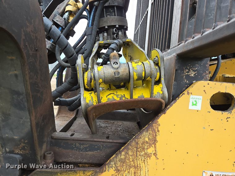 image for item LG9014 2001 Caterpillar 574 forwarder