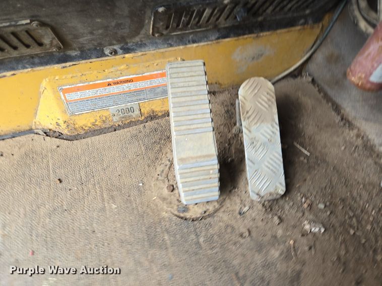 image for item LG9014 2001 Caterpillar 574 forwarder