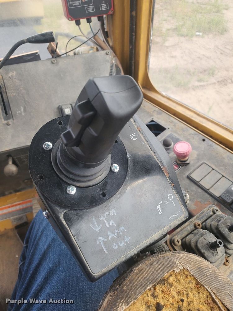 image for item LG9014 2001 Caterpillar 574 forwarder