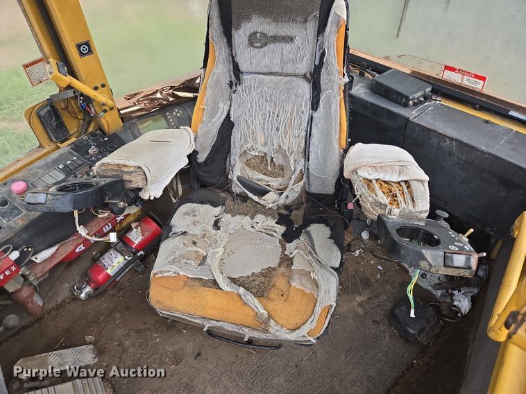 image for item LG9014 2001 Caterpillar 574 forwarder