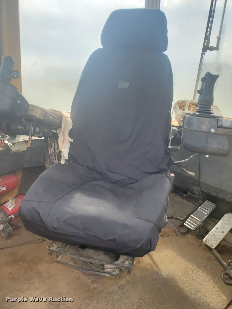 image for item LG9014 2001 Caterpillar 574 forwarder