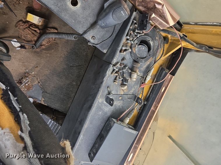 image for item LG9014 2001 Caterpillar 574 forwarder