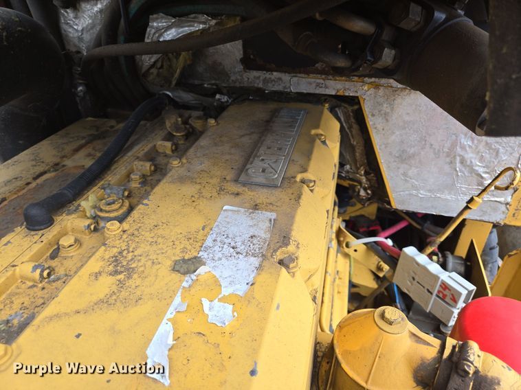 image for item LG9014 2001 Caterpillar 574 forwarder