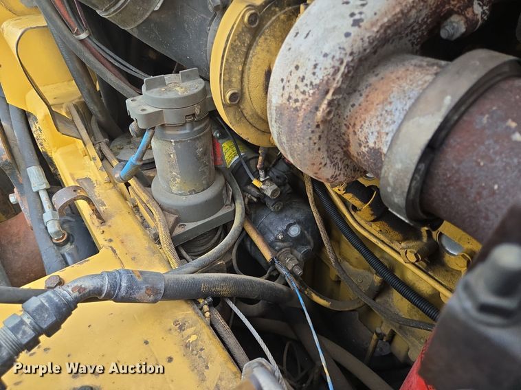 image for item LG9014 2001 Caterpillar 574 forwarder