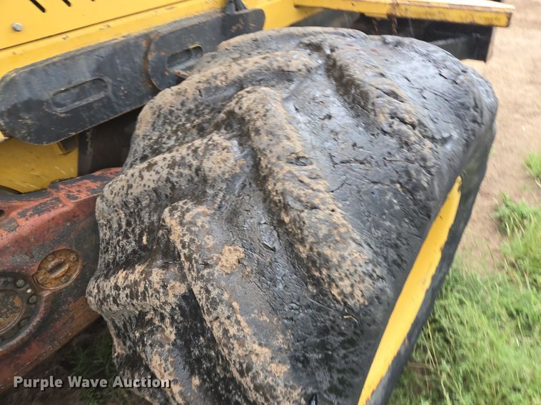 image for item LG9014 2001 Caterpillar 574 forwarder