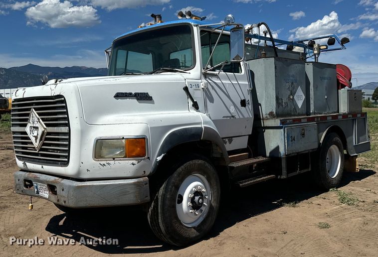 image for item LG9018 1995 Ford Aeromax L9000 fuel / lube truck