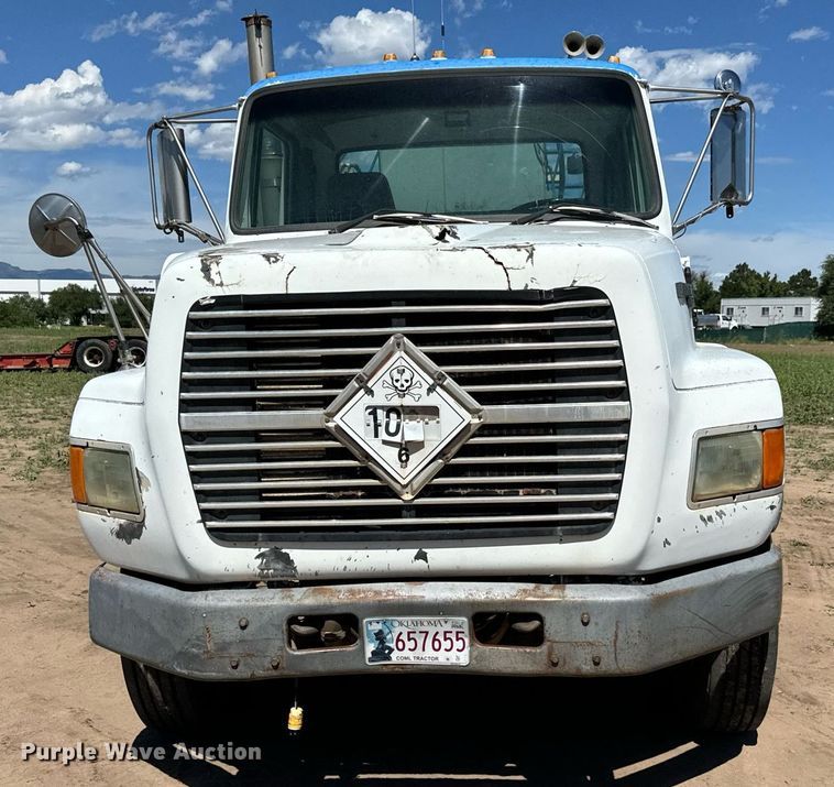 image for item LG9018 1995 Ford Aeromax L9000 fuel / lube truck