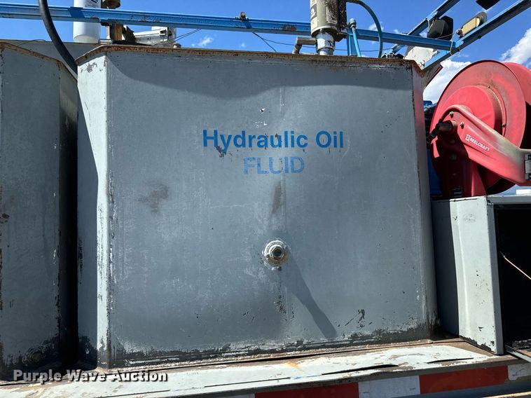 image for item LG9018 1995 Ford Aeromax L9000 fuel / lube truck