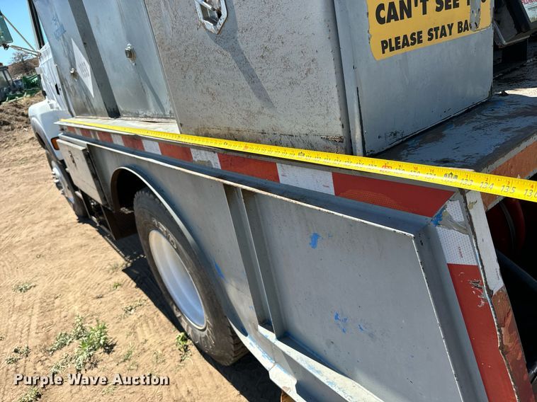 image for item LG9018 1995 Ford Aeromax L9000 fuel / lube truck